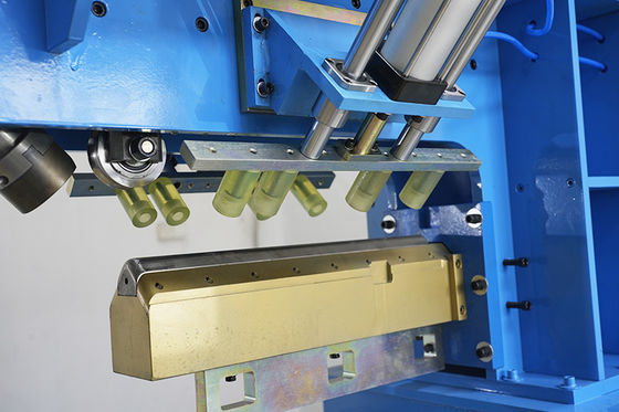 ২.৩ কিলোওয়াট, ৩০ এমপিএ, ০.৫-১.০ এমপিএ পিএলসি নিয়ন্ত্রিত রান্নাঘরের বেসিন মেশিন, যা উচ্চ নির্ভুলতার সাথে সংযোগ এবং কোণ প্রেস করার জন্য ব্যবহৃত হয়