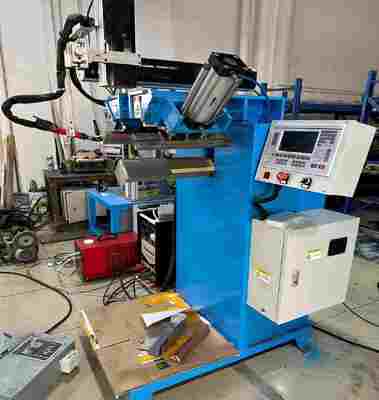 উল্লম্ব সীম এবং নীচের কোণগুলির জন্য CNC ওয়েল্ডিং মেশিন - বিশেষ ওয়েল্ডিং মেশিন